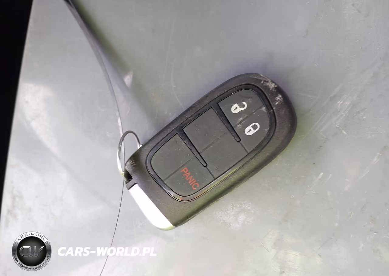 2020 Jeep Cherokee Latitude Plus 4X4 VIN:1C4PJMLB1LD584552 - 11