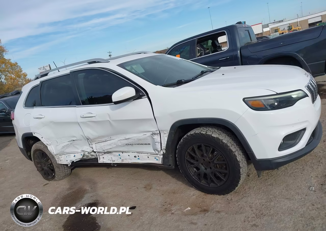 2020 Jeep Cherokee Latitude Plus 4X4 VIN:1C4PJMLB1LD584552 - 13