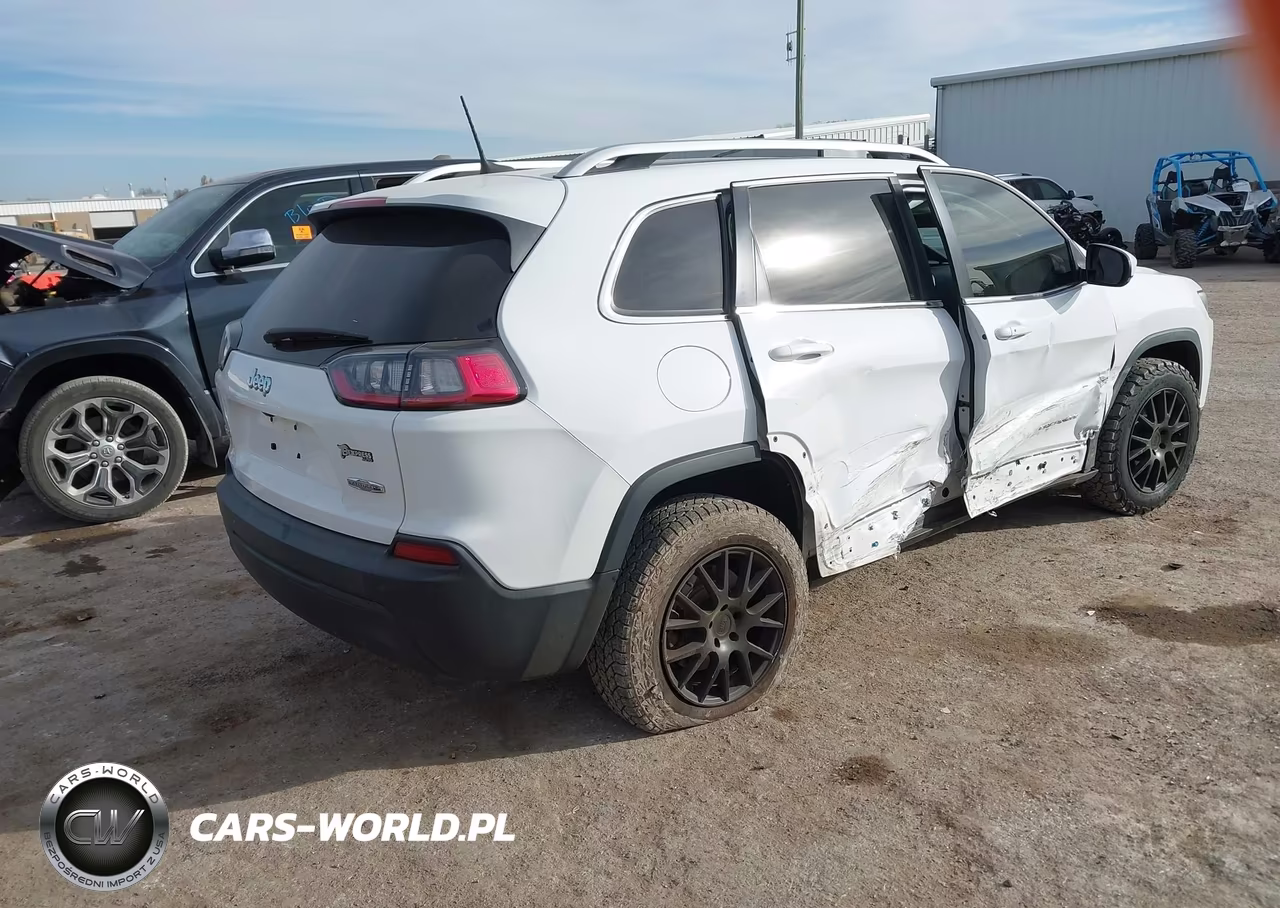 2020 Jeep Cherokee Latitude Plus 4X4 VIN:1C4PJMLB1LD584552 - 4