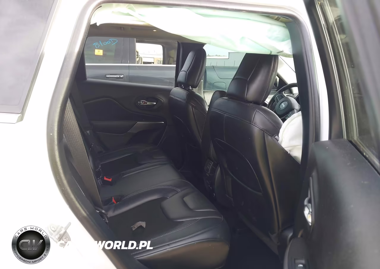 2020 Jeep Cherokee Latitude Plus 4X4 VIN:1C4PJMLB1LD584552 - 8