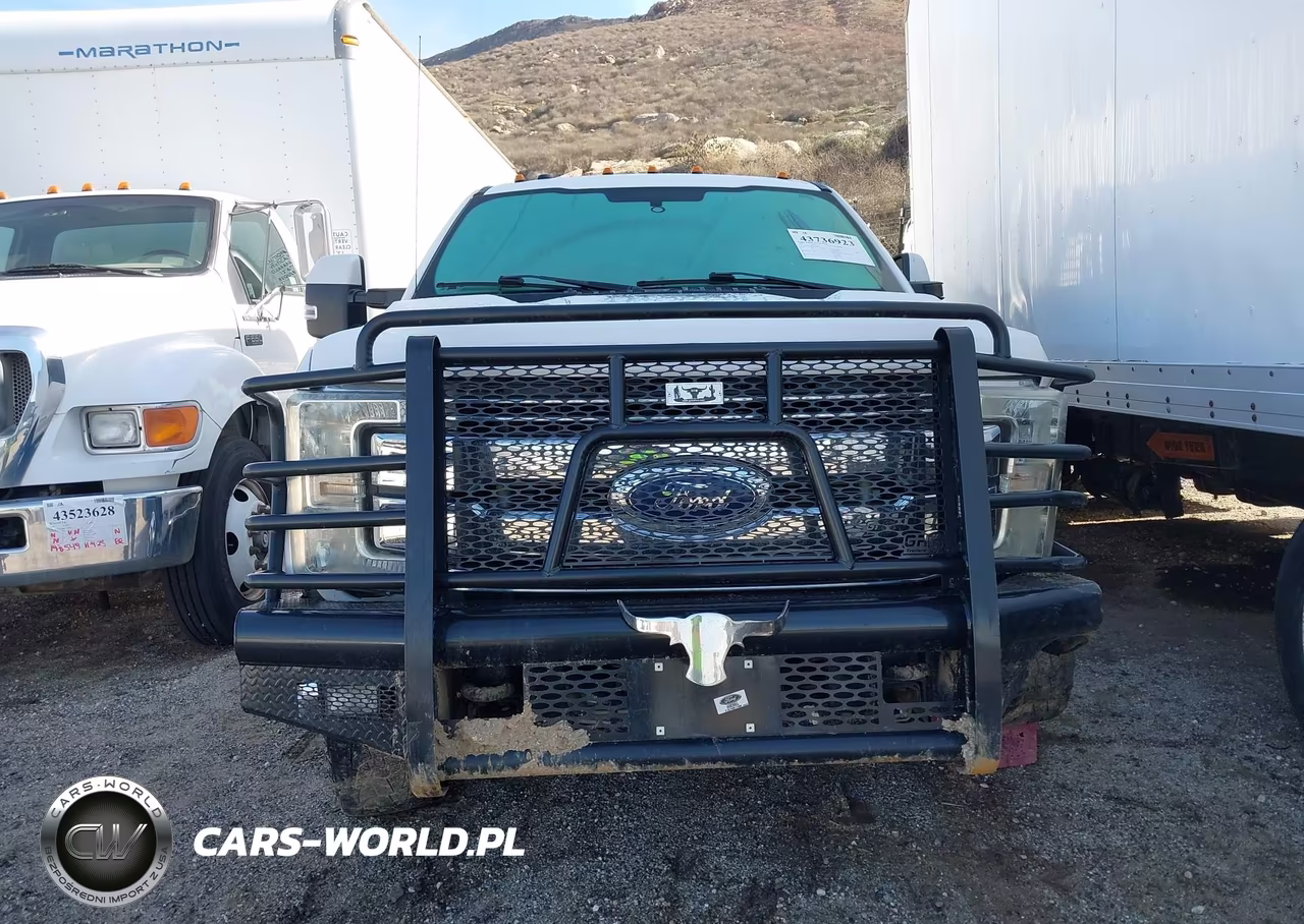 2018 Ford F-350 Chassis Lariat VIN:1FD8W3HT4JEC58619 - 16