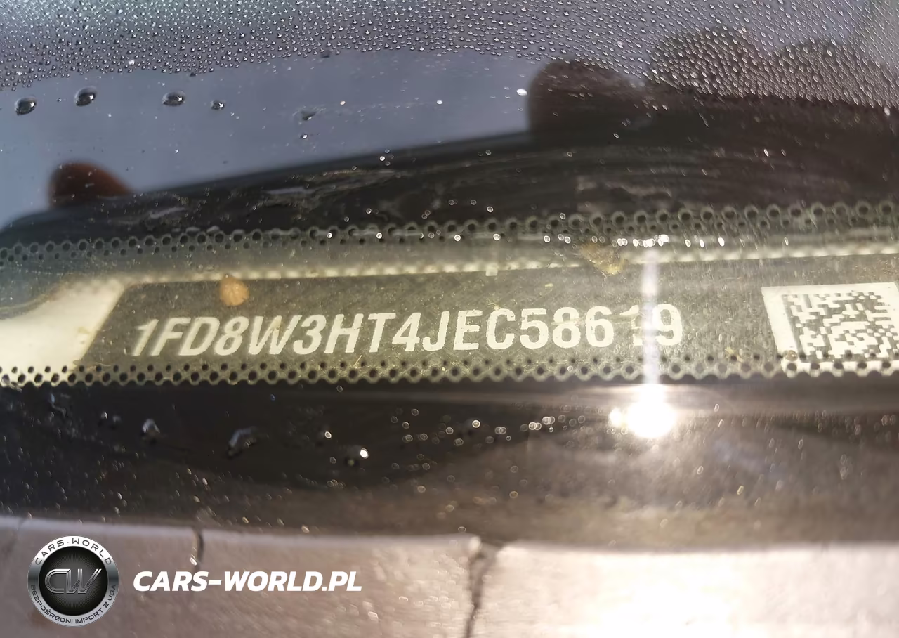 2018 Ford F-350 Chassis Lariat VIN:1FD8W3HT4JEC58619 - 8