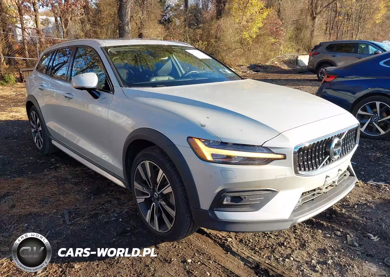 2020 Volvo V60 Cross Country T5