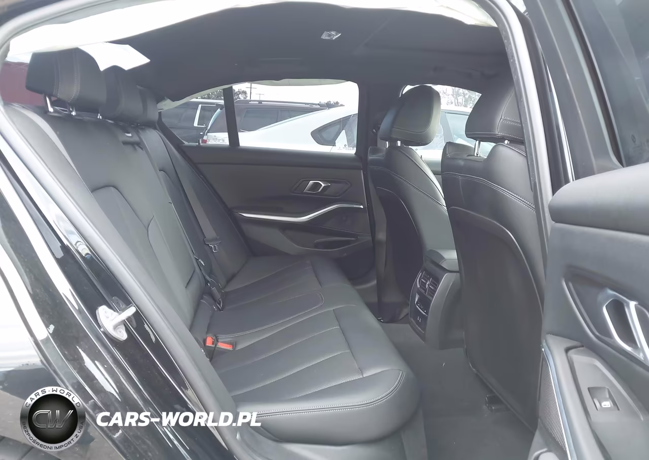 2024 BMW 330I VIN:3MW69FF09R8E80906 - 8
