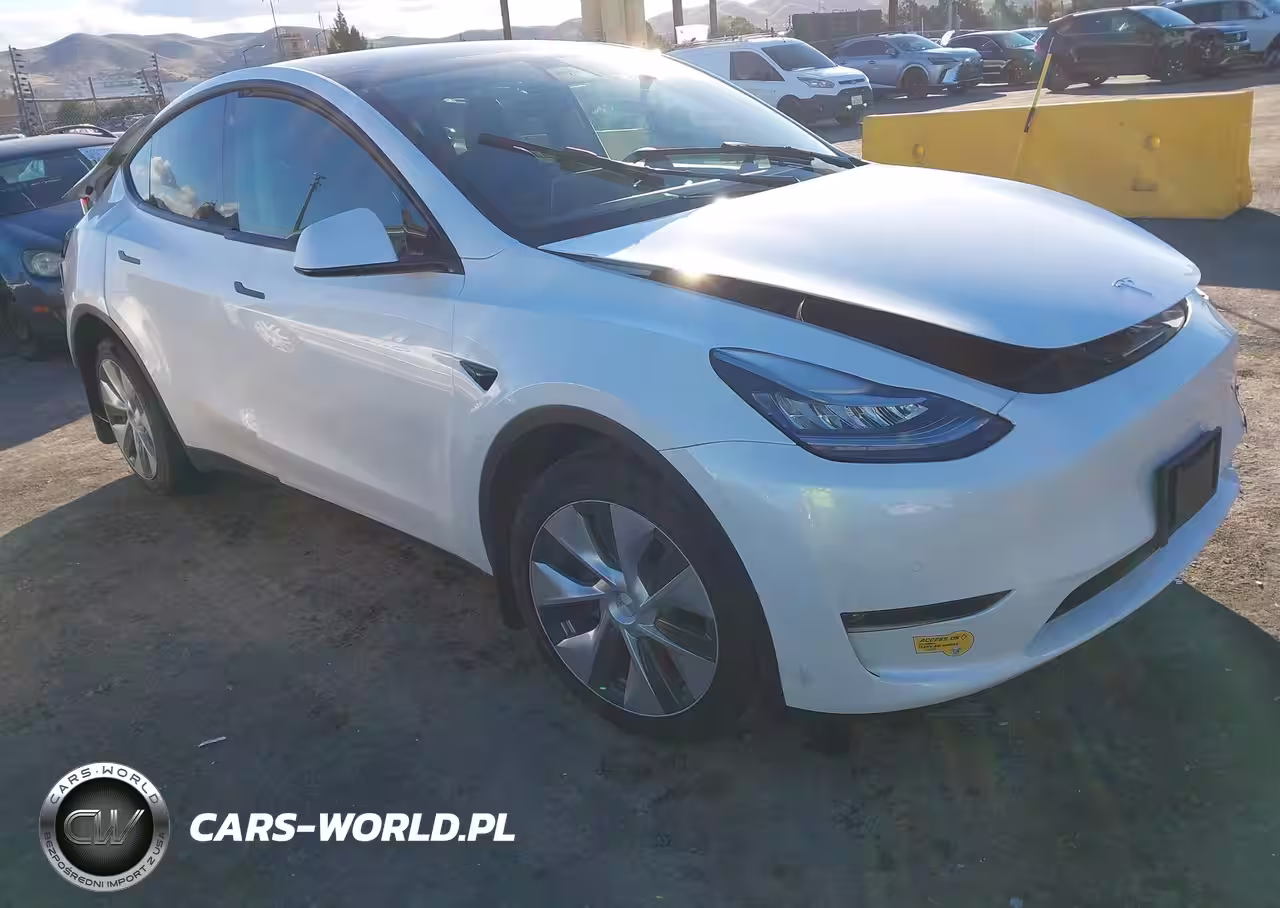 2022 Tesla Model Y Long Range Dual Motor All-Wheel Drive