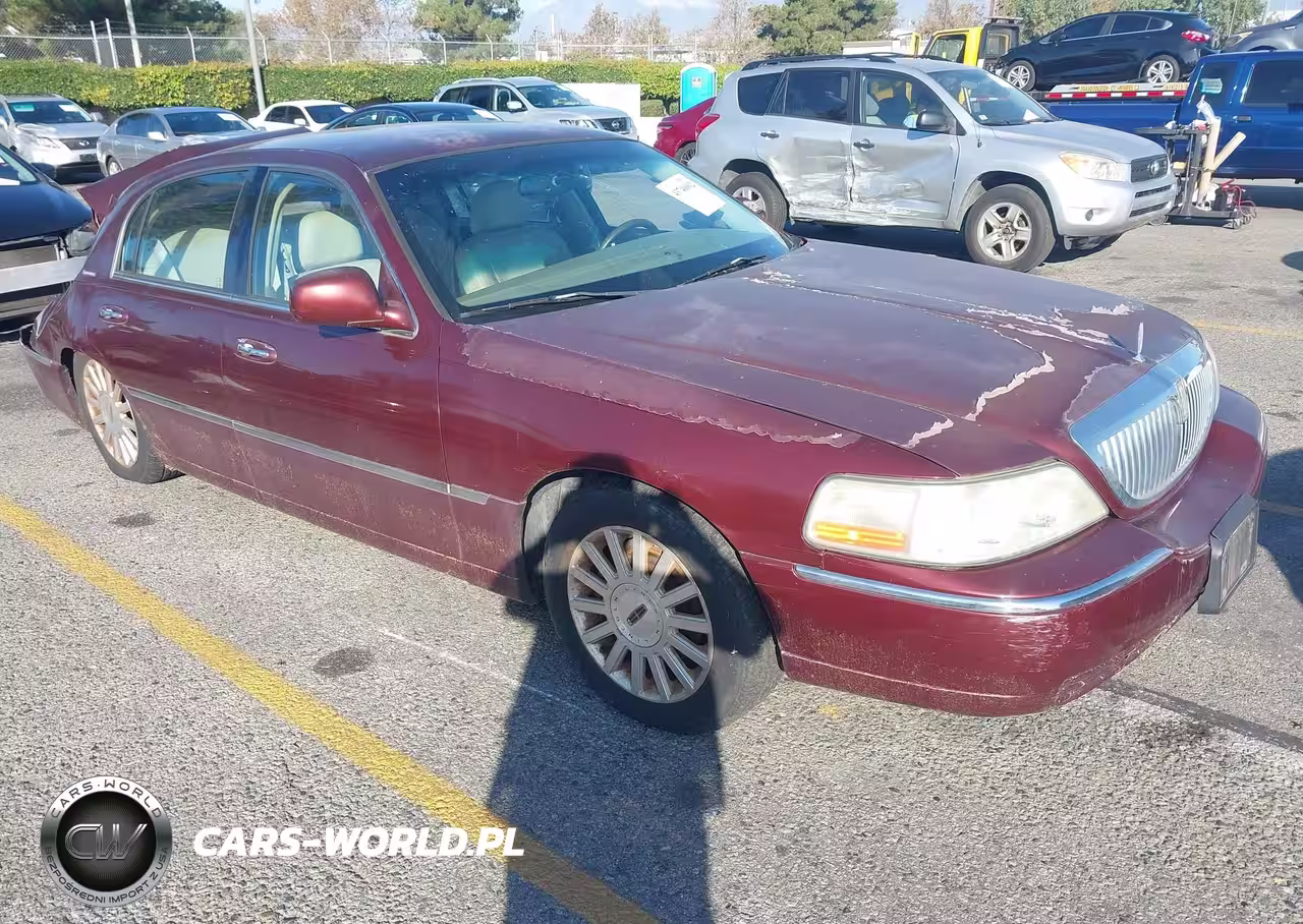 2004 Lincoln Town Car Signature