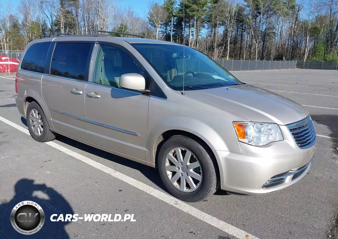 2013 Chrysler Town & Country Touring