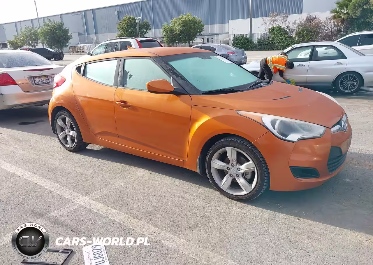 2013 Hyundai Veloster Base W-Black