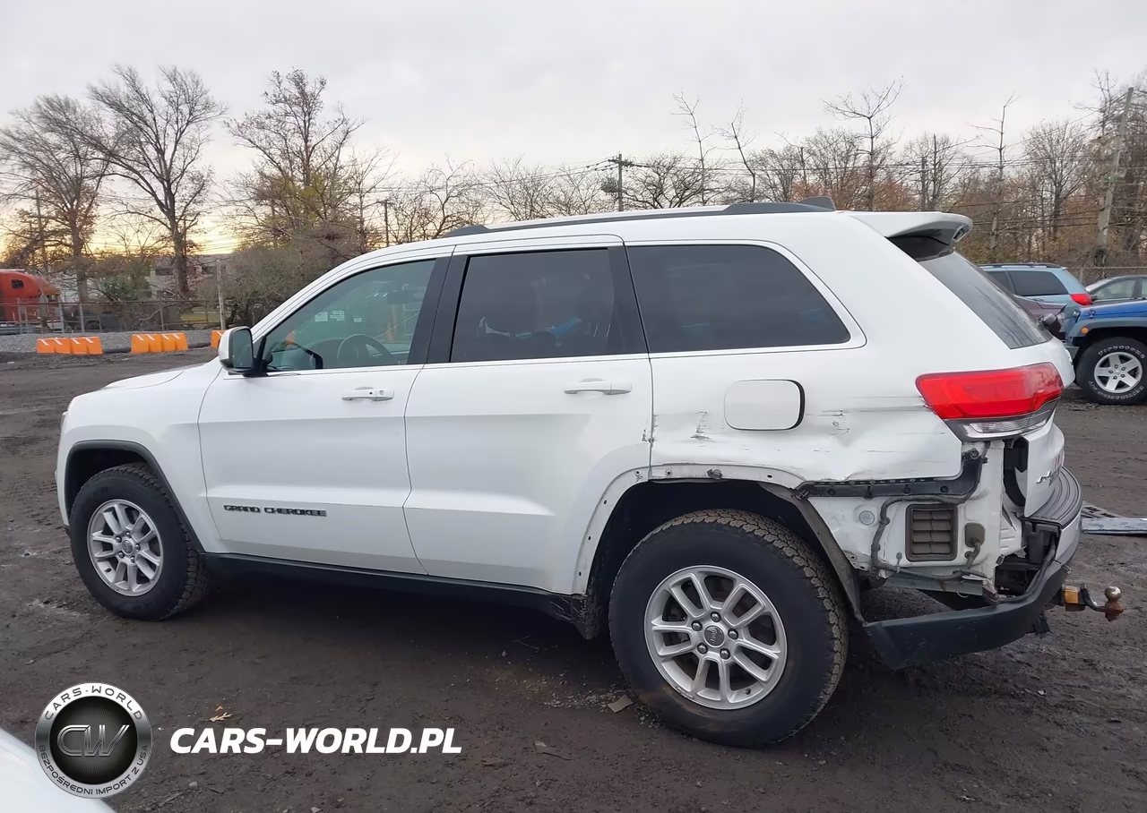 2018 Jeep Grand Cherokee Laredo E 4X4 VIN:1C4RJFAG5JC285006 - 14