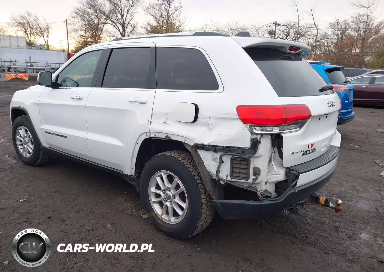 2018 Jeep Grand Cherokee Laredo E 4X4 VIN:1C4RJFAG5JC285006 - 3