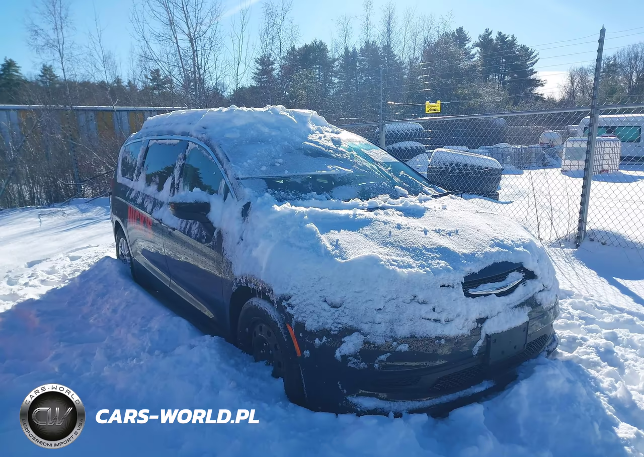 2021 Chrysler Voyager Lxi – zdjęcie 1 z 16