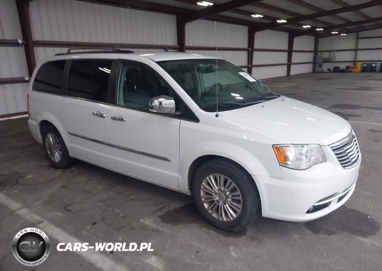 2015 Chrysler Town & Country Touring-L – zdjęcie 1 z 17