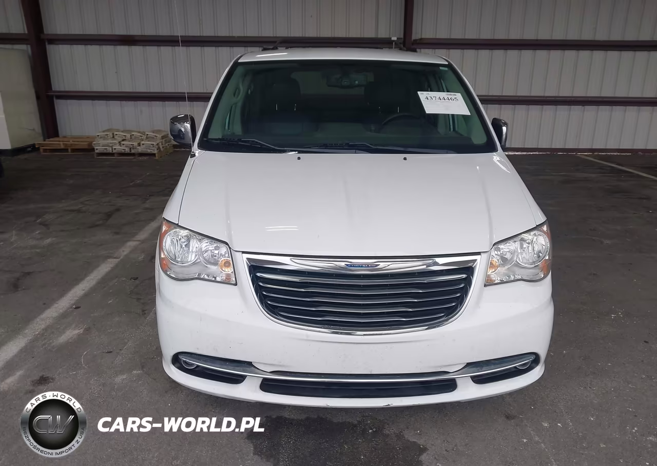2015 Chrysler Town & Country Touring-L VIN:2C4RC1CG3FR674610 - 13