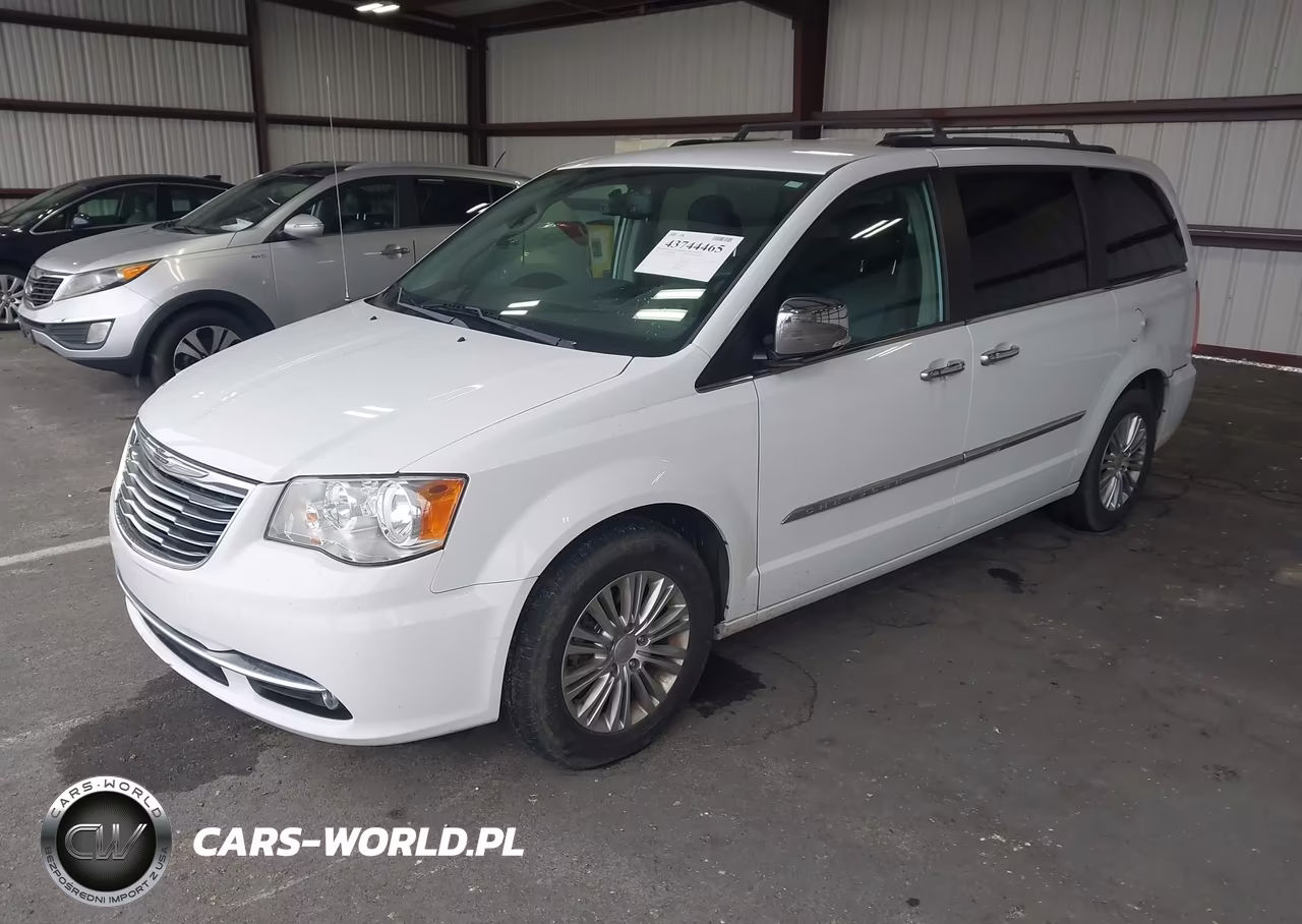 2015 Chrysler Town & Country Touring-L VIN:2C4RC1CG3FR674610 - 2
