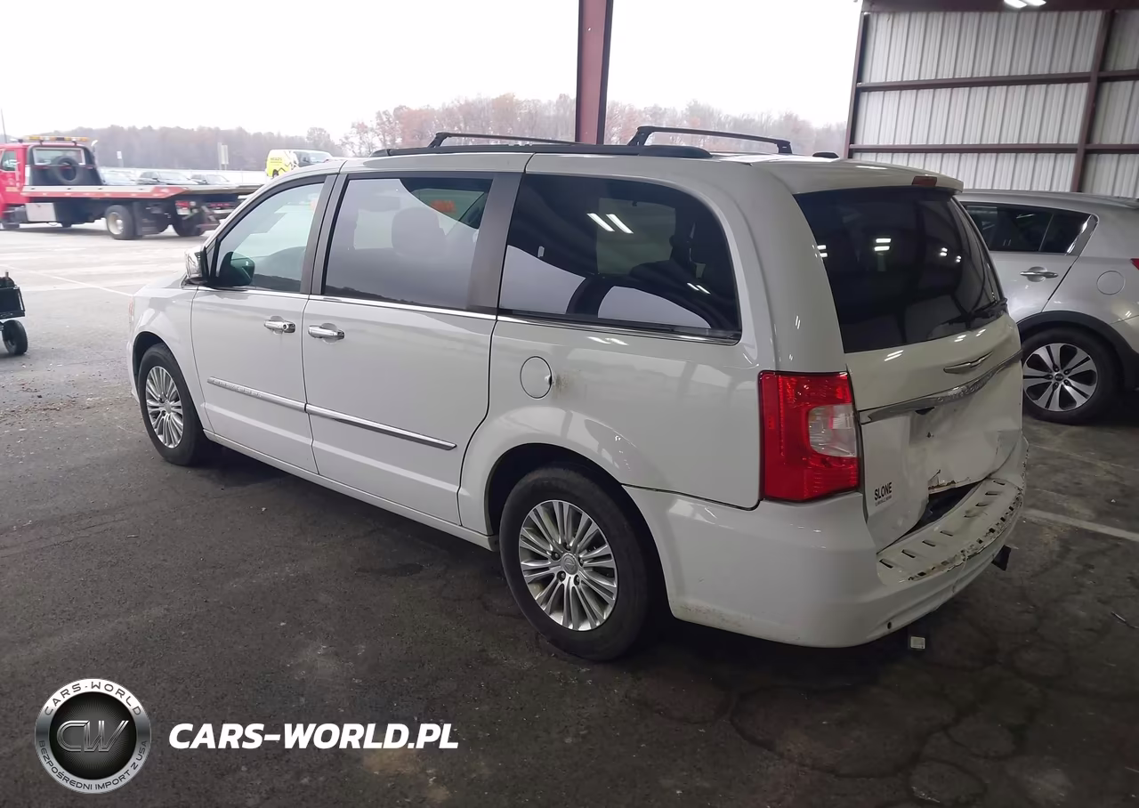2015 Chrysler Town & Country Touring-L VIN:2C4RC1CG3FR674610 - 3