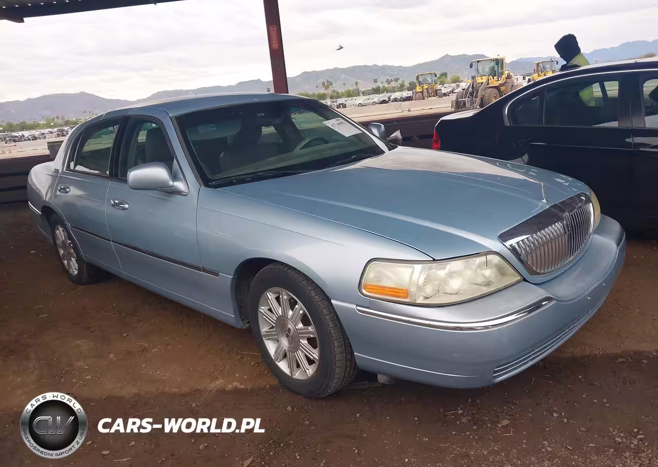 2011 Lincoln Town Car Signature Limited