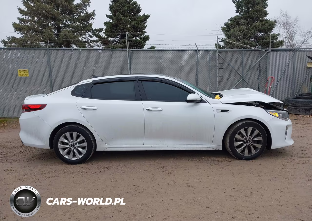 2018 Kia Optima S VIN:5XXGT4L3XJG233838 - 14