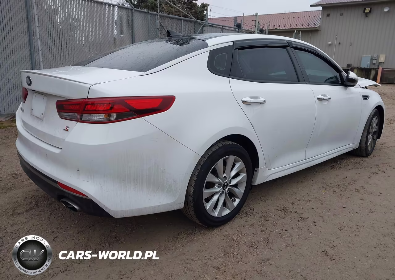 2018 Kia Optima S VIN:5XXGT4L3XJG233838 - 4