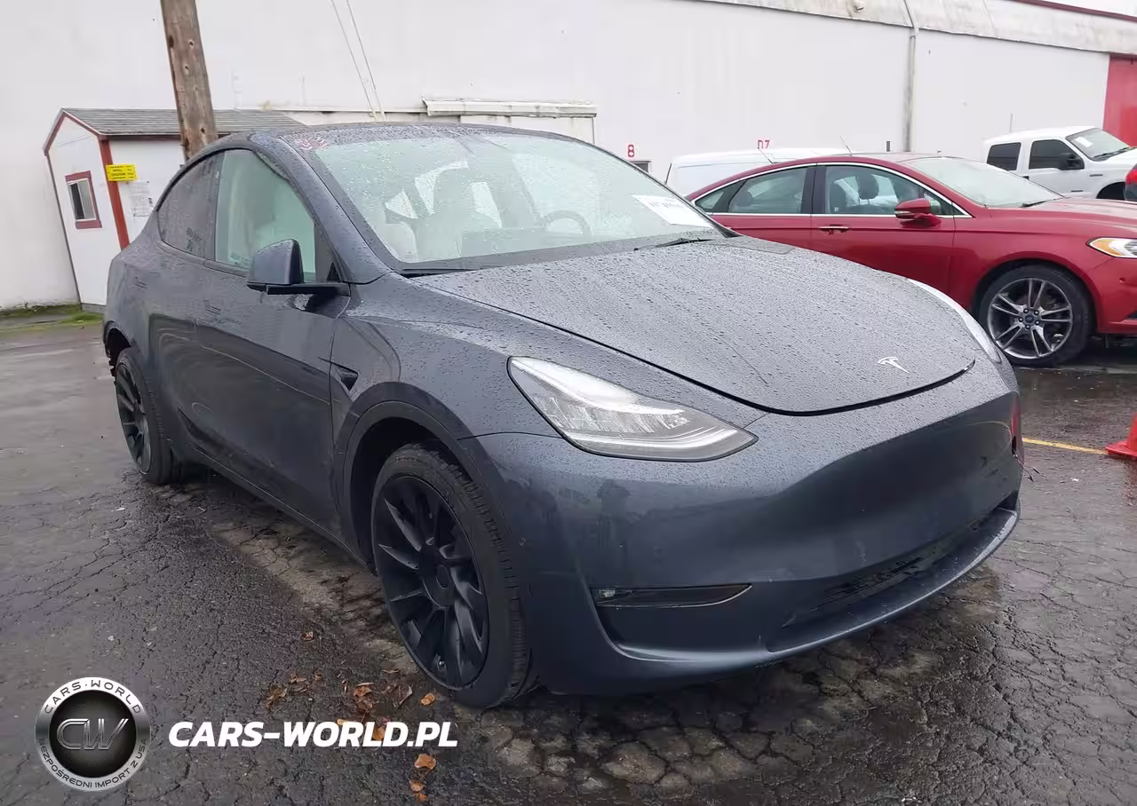 2022 Tesla Model Y Long Range Dual Motor All-Wheel Drive