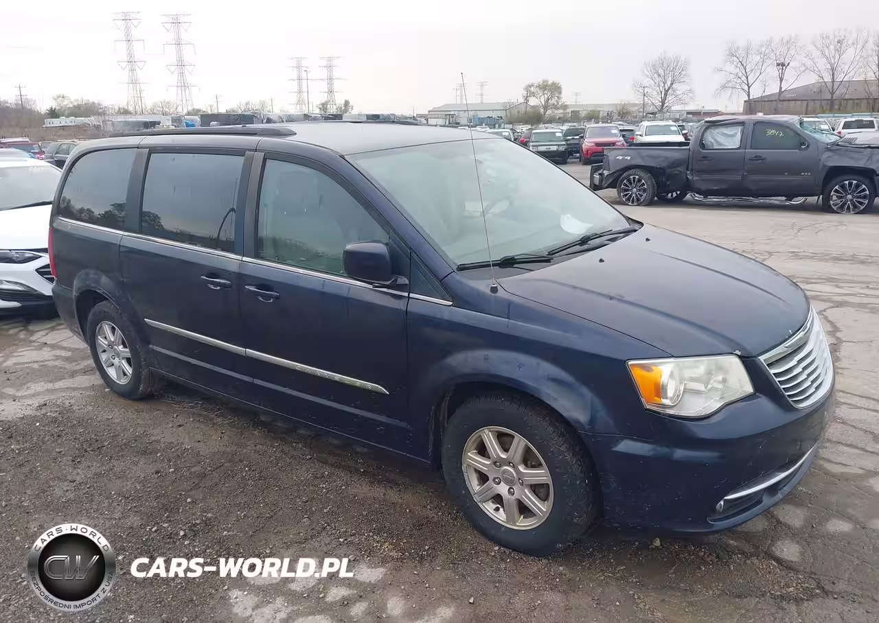 2013 Chrysler Town & Country Touring
