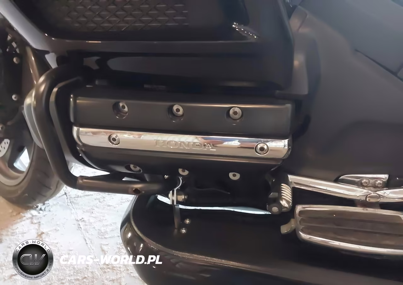2016 Honda Gl1800 VIN:JH2SC68G7GK400406 - 9