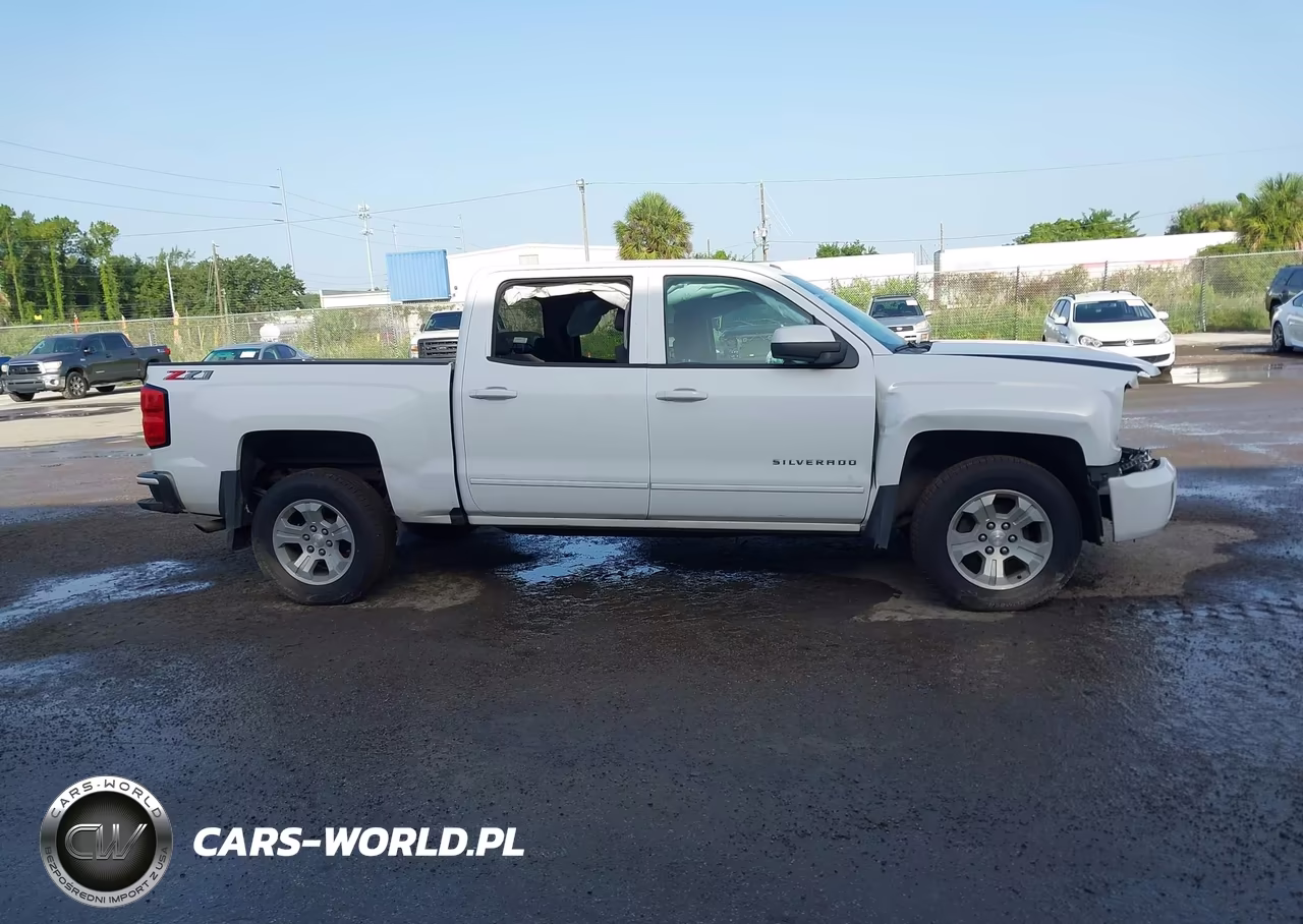 2018 Chevrolet Silverado 1500 2Lt VIN:3GCUKREC9JG352381 - 13