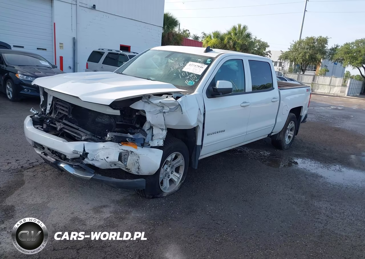 2018 Chevrolet Silverado 1500 2Lt VIN:3GCUKREC9JG352381 - 2