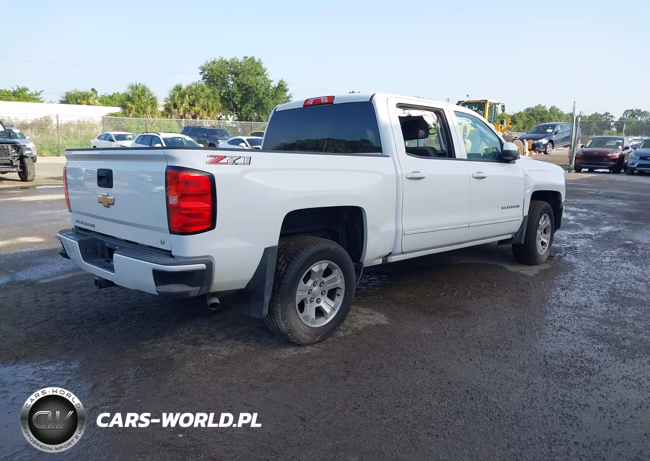 2018 Chevrolet Silverado 1500 2Lt VIN:3GCUKREC9JG352381 - 4