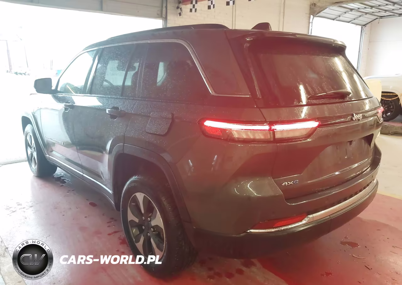 2024 Jeep Grand Cherokee 4Xe VIN:1C4RJYB61RC115397 - 3