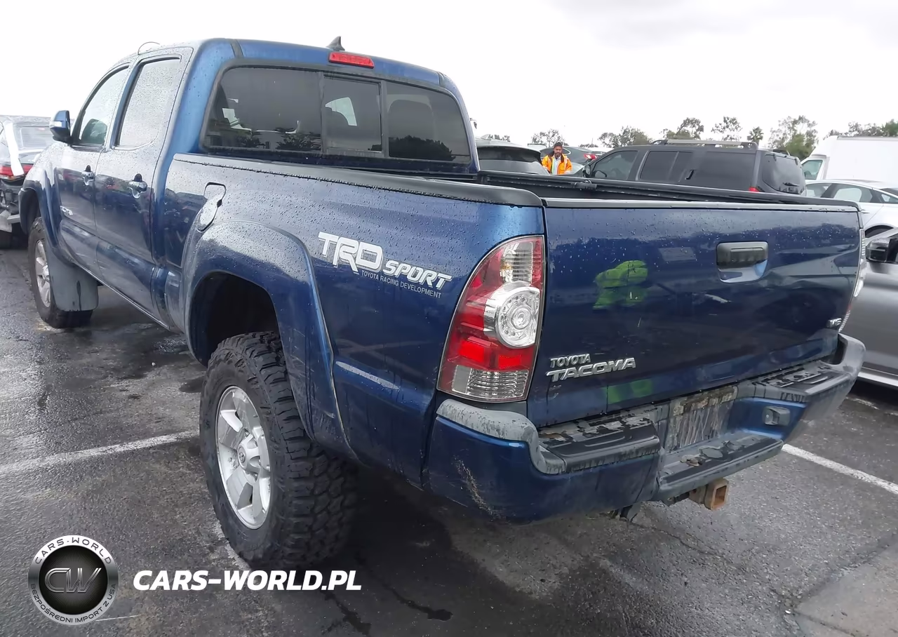 2014 Toyota Tacoma Base V6 VIN:3TMMU4FN3EM065798 - 3