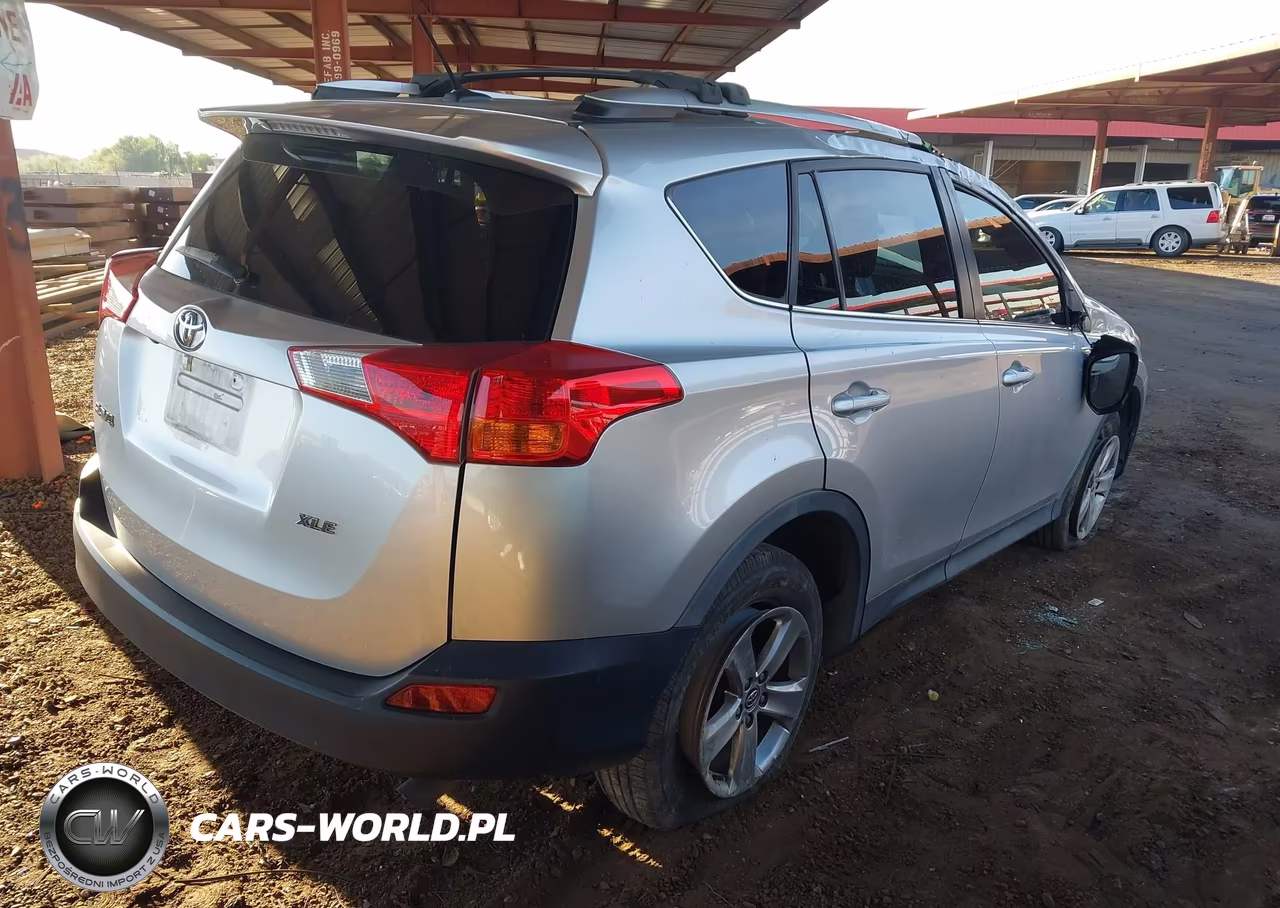 2015 Toyota Rav4 Xle VIN:2T3WFREV7FW156820 - 4
