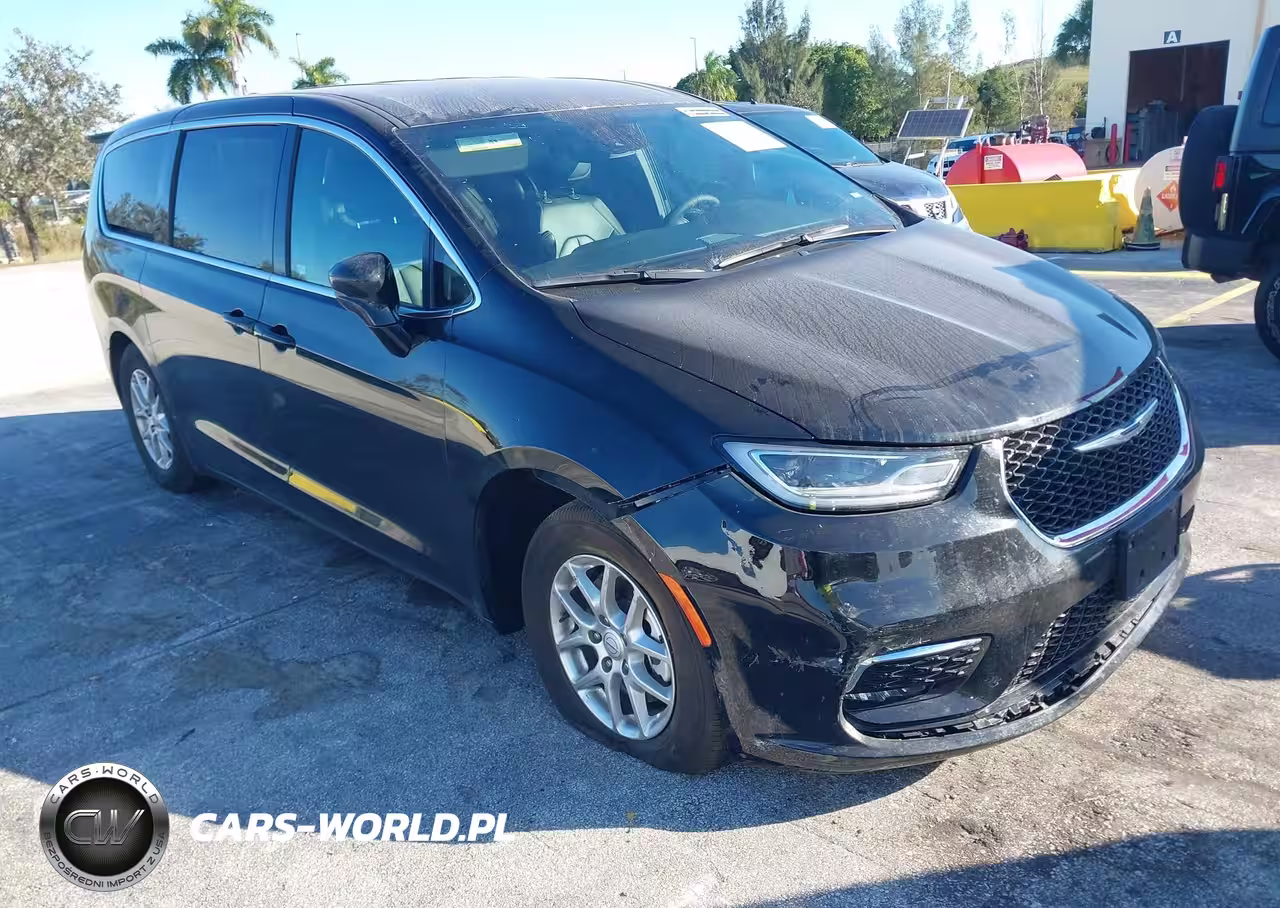 2025 Chrysler Pacifica Select