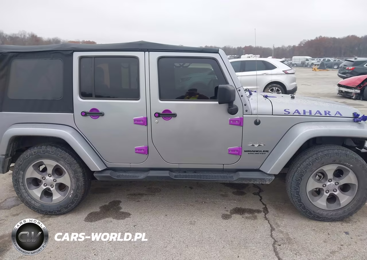 2017 Jeep Wrangler Unlimited Sahara 4X4 VIN:1C4BJWEG3HL570616 - 14