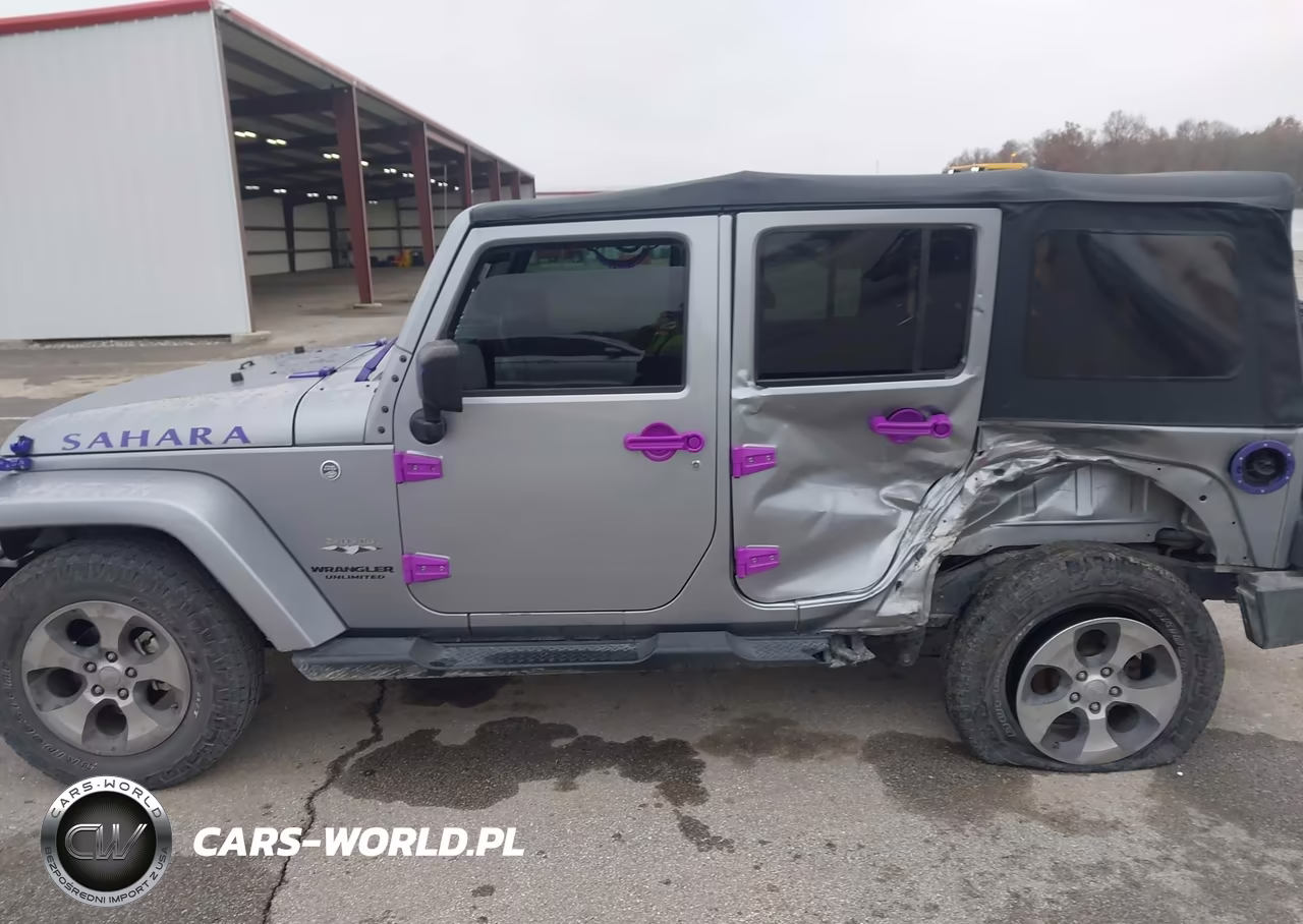 2017 Jeep Wrangler Unlimited Sahara 4X4 VIN:1C4BJWEG3HL570616 - 15