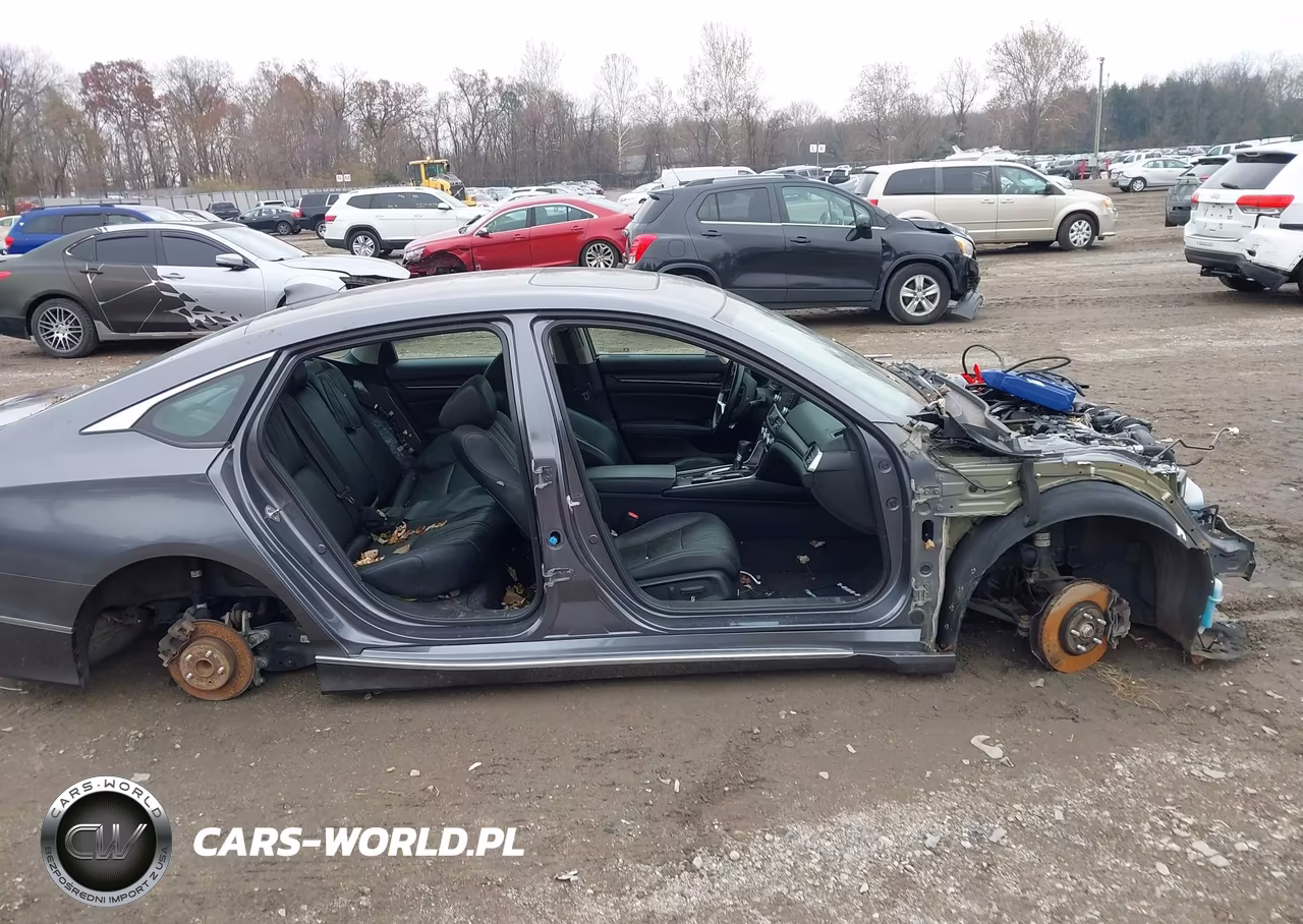 2018 Honda Accord Touring VIN:1HGCV1F91JA056097 - 17