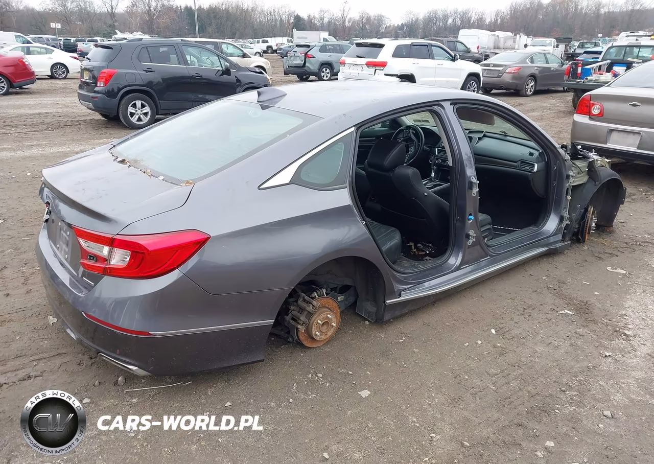 2018 Honda Accord Touring VIN:1HGCV1F91JA056097 - 4