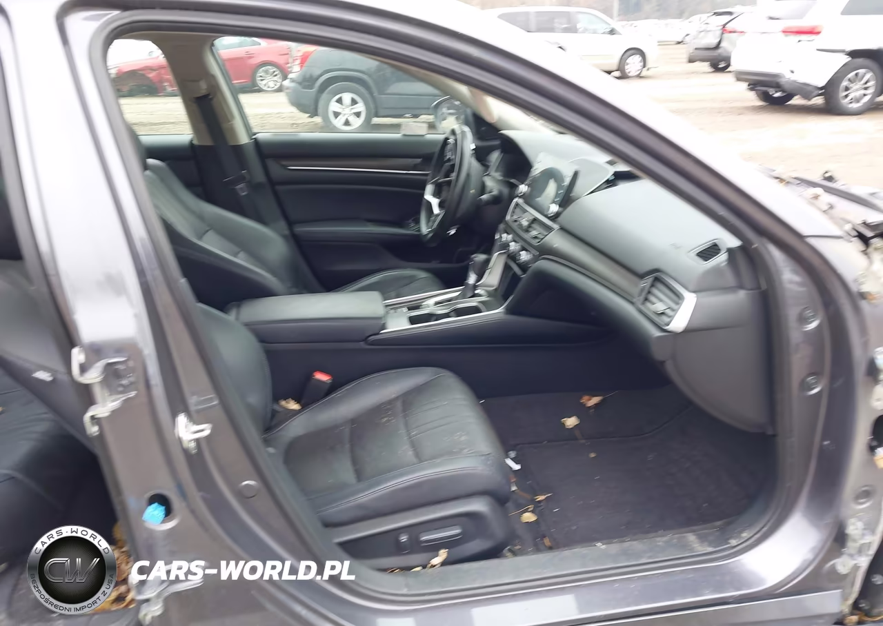 2018 Honda Accord Touring VIN:1HGCV1F91JA056097 - 5