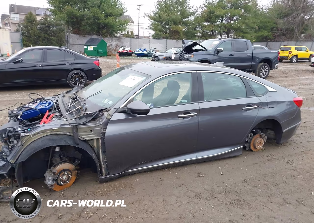 2018 Honda Accord Touring VIN:1HGCV1F91JA056097 - 6