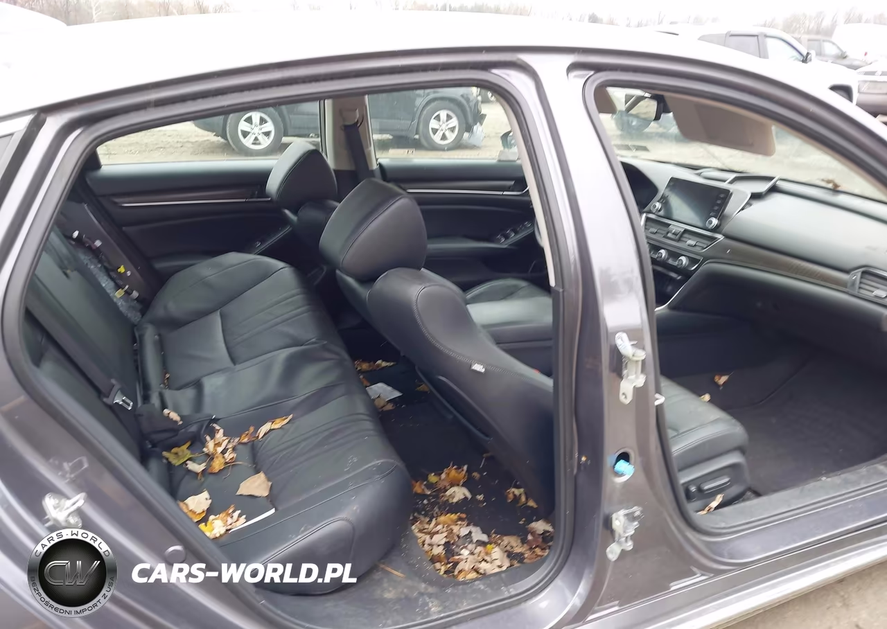2018 Honda Accord Touring VIN:1HGCV1F91JA056097 - 8