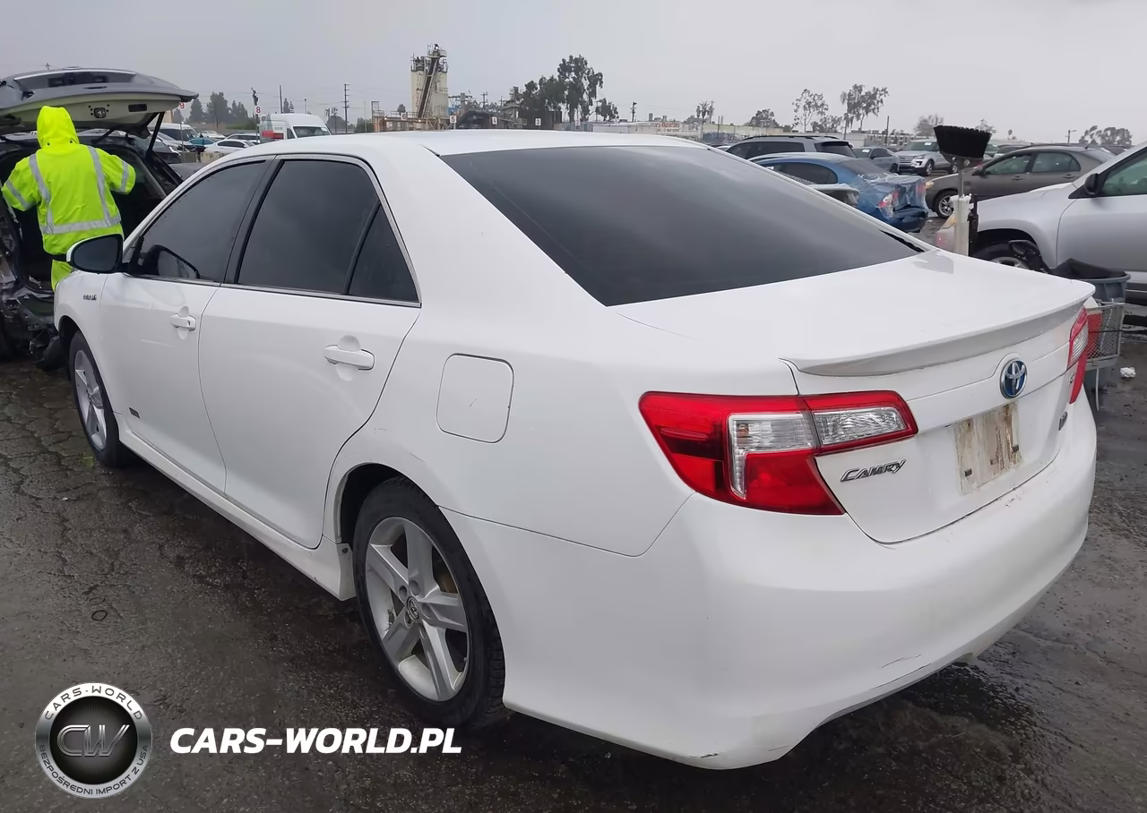 2014 Toyota Camry Hybrid Se Limited Edition VIN:4T1BD1FK7EU134673 - 3