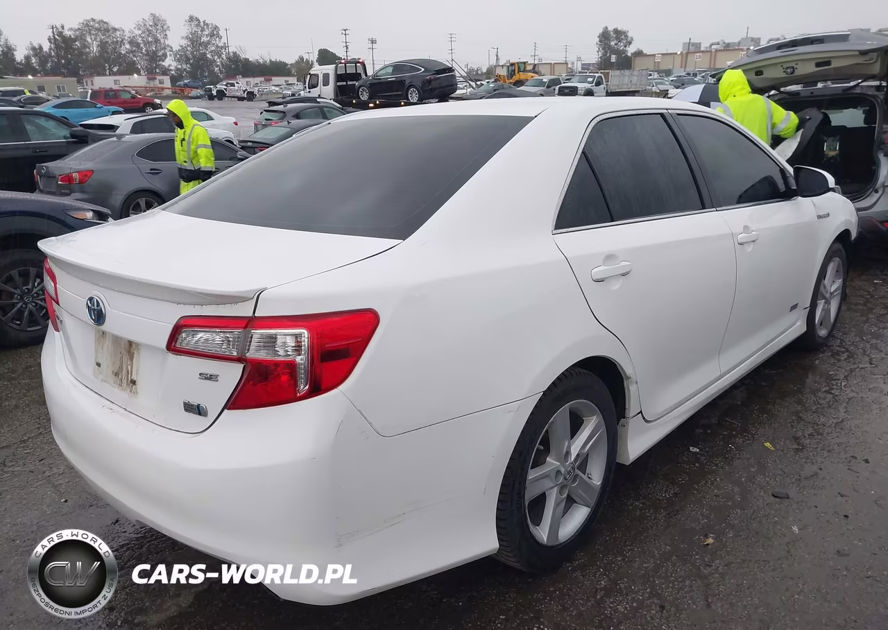 2014 Toyota Camry Hybrid Se Limited Edition VIN:4T1BD1FK7EU134673 - 4