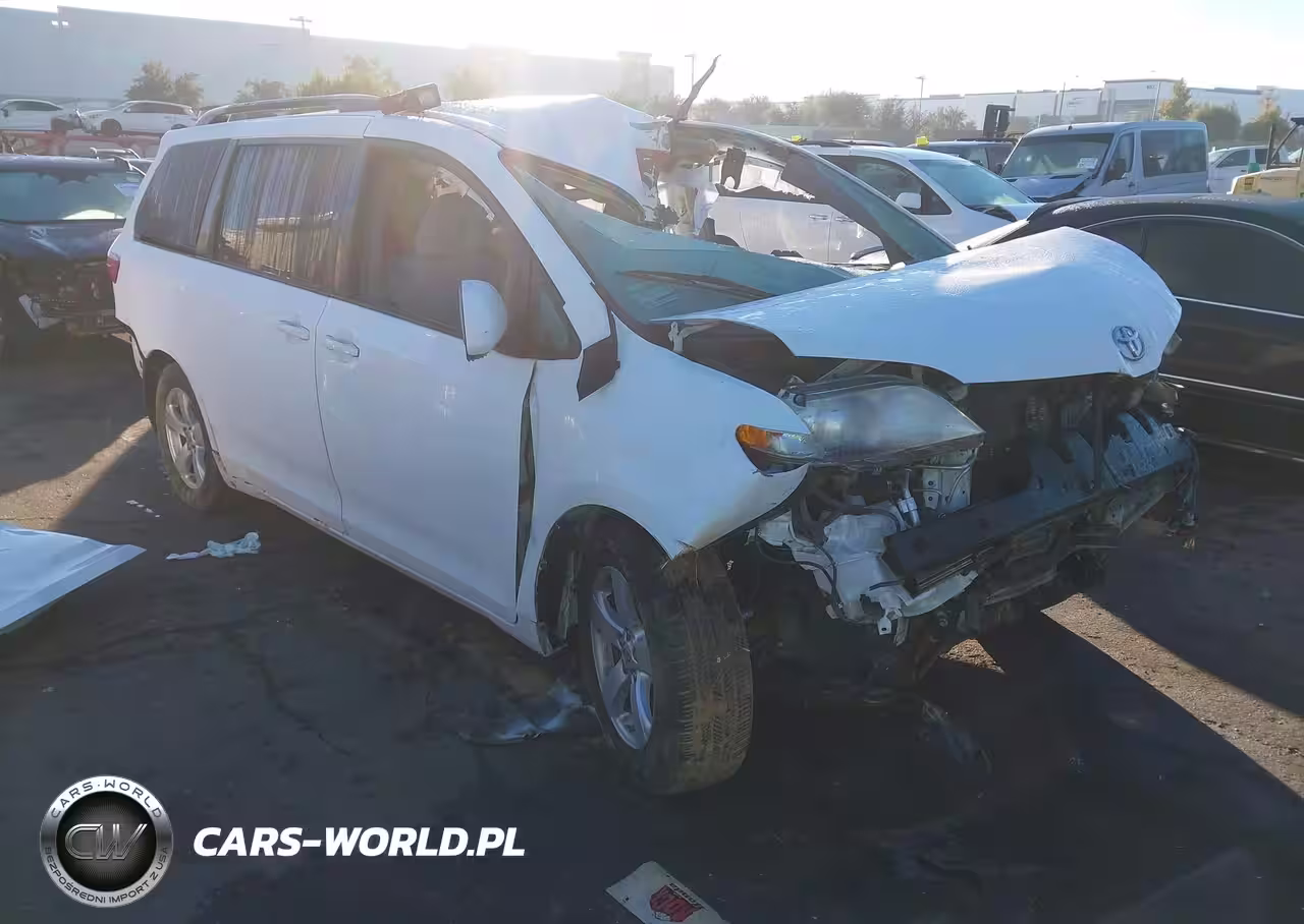 2017 Toyota Sienna Le 8 Passenger