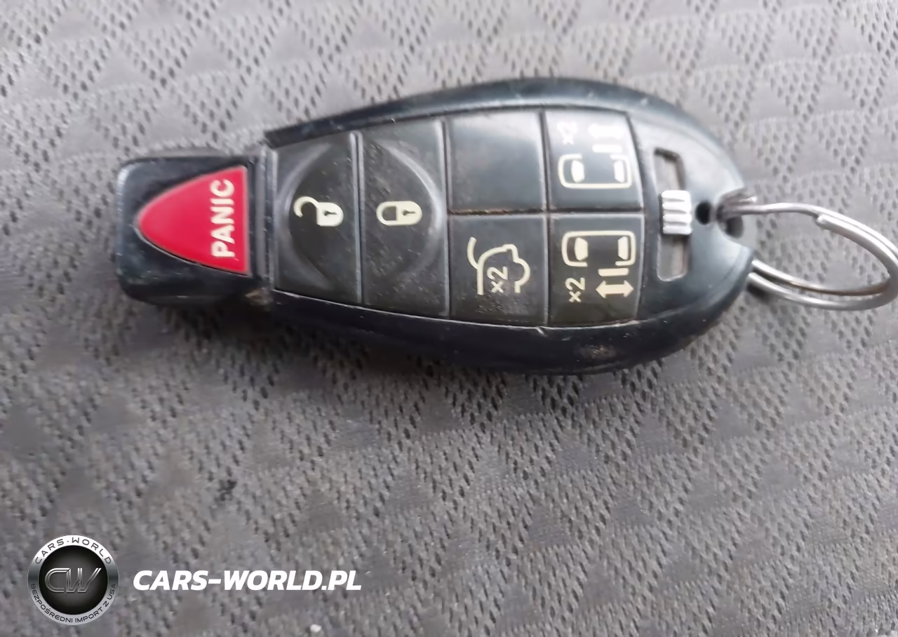 2010 Chrysler Town & Country Touring VIN:2A4RR5D15AR235637 - 11