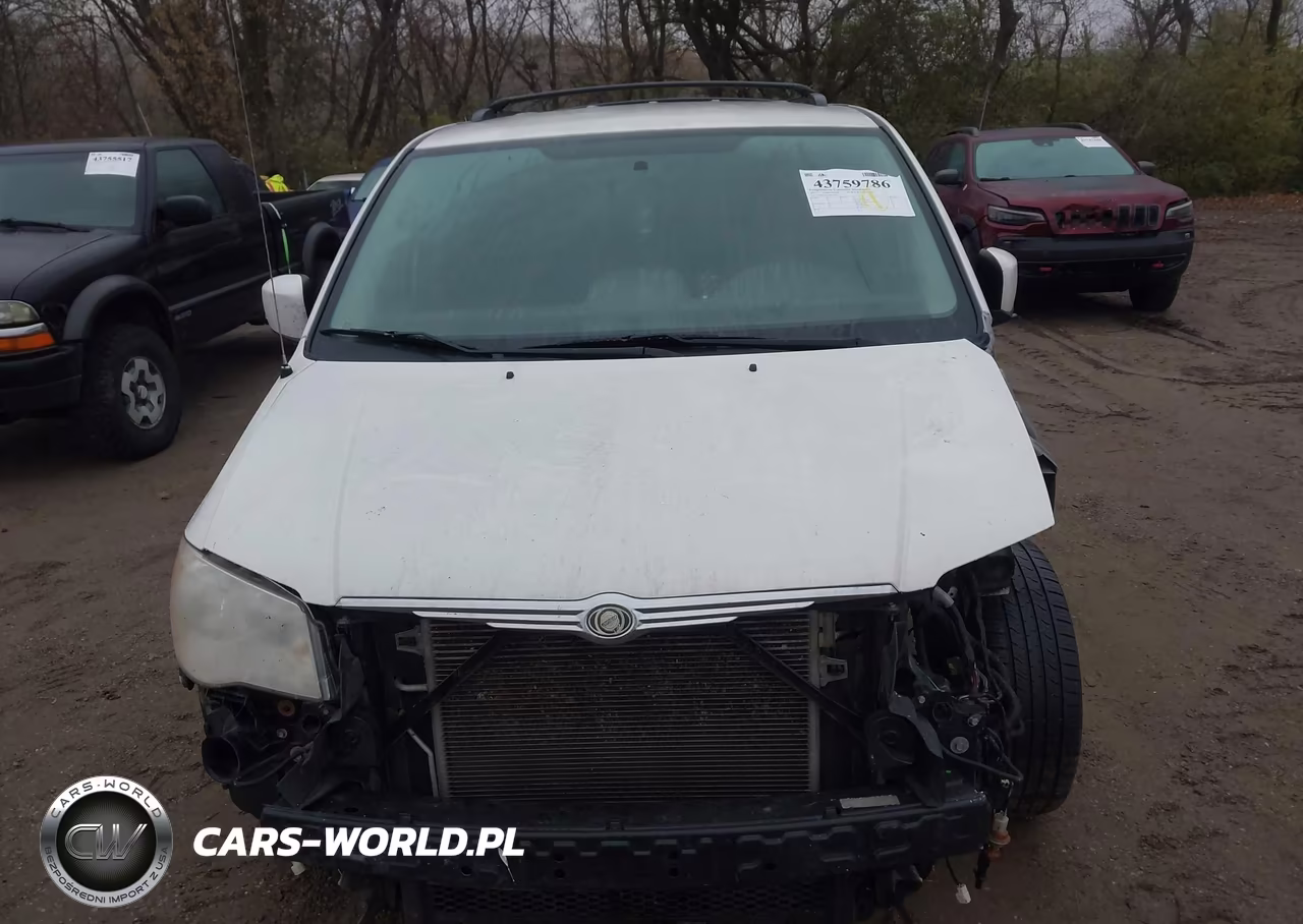 2010 Chrysler Town & Country Touring VIN:2A4RR5D15AR235637 - 12