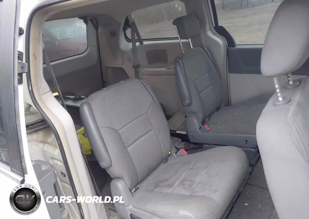 2010 Chrysler Town & Country Touring VIN:2A4RR5D15AR235637 - 8