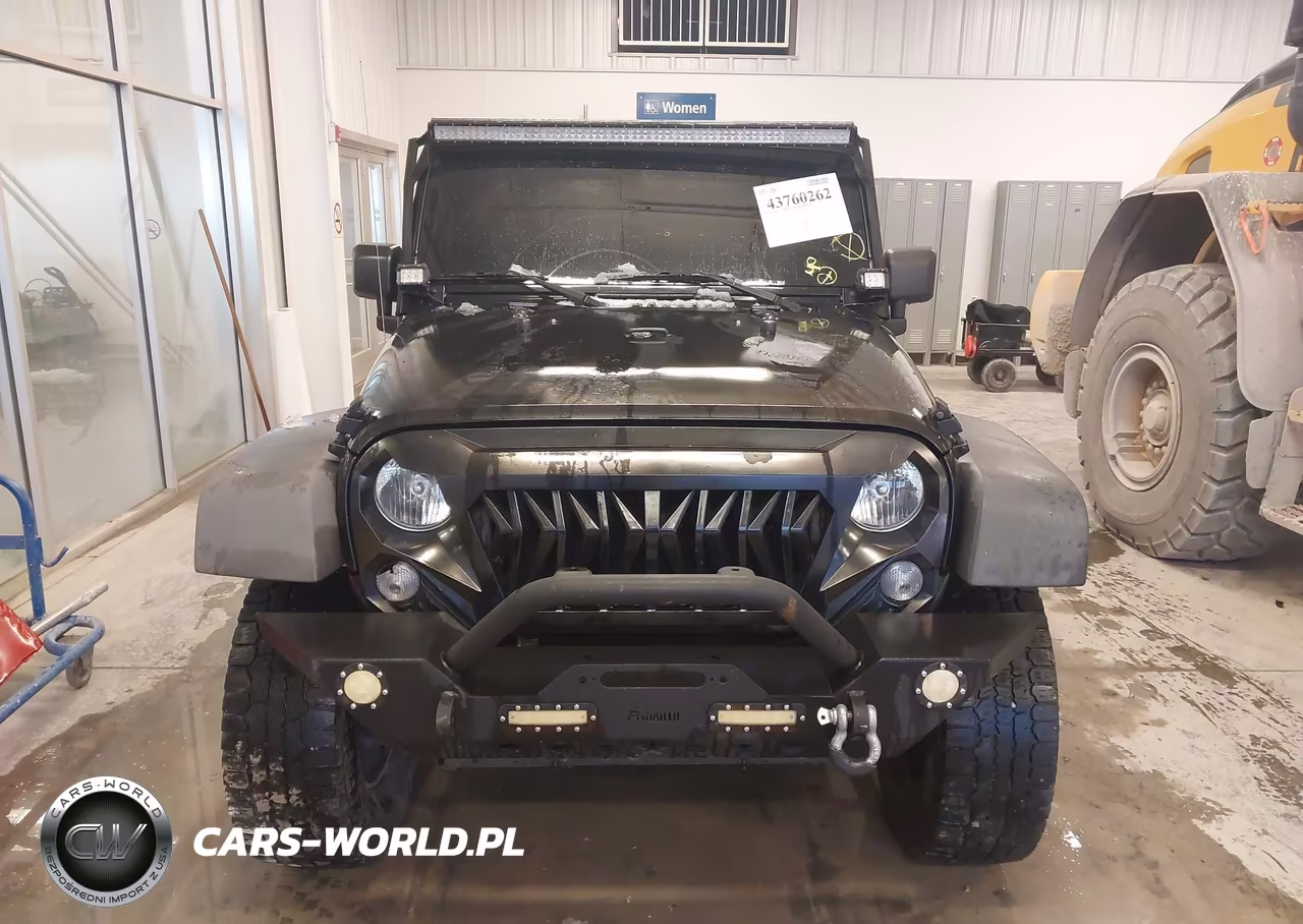 2017 Jeep Wrangler Unlimited Sport 4X4 VIN:1C4BJWDG3HL573713 - 12
