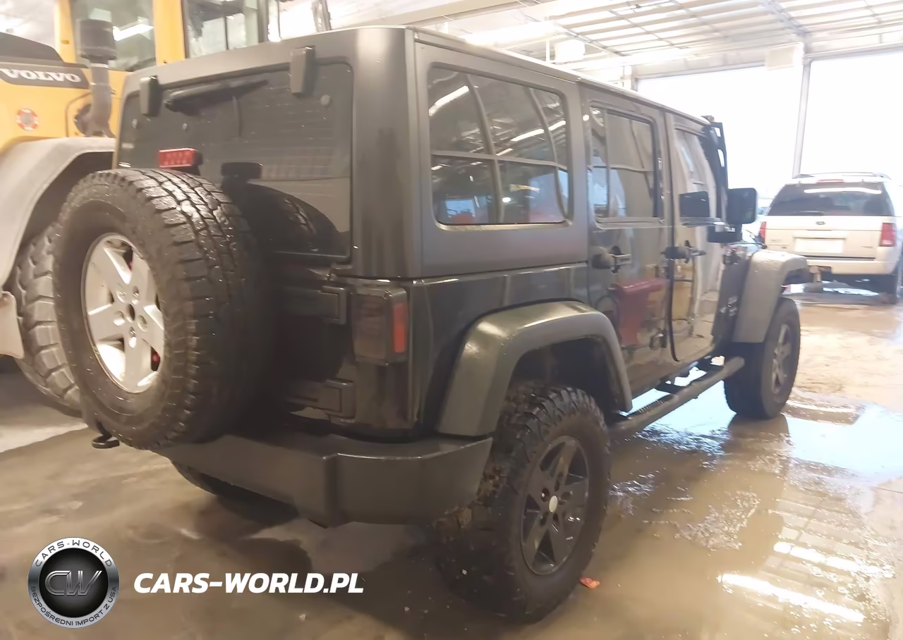 2017 Jeep Wrangler Unlimited Sport 4X4 VIN:1C4BJWDG3HL573713 - 4