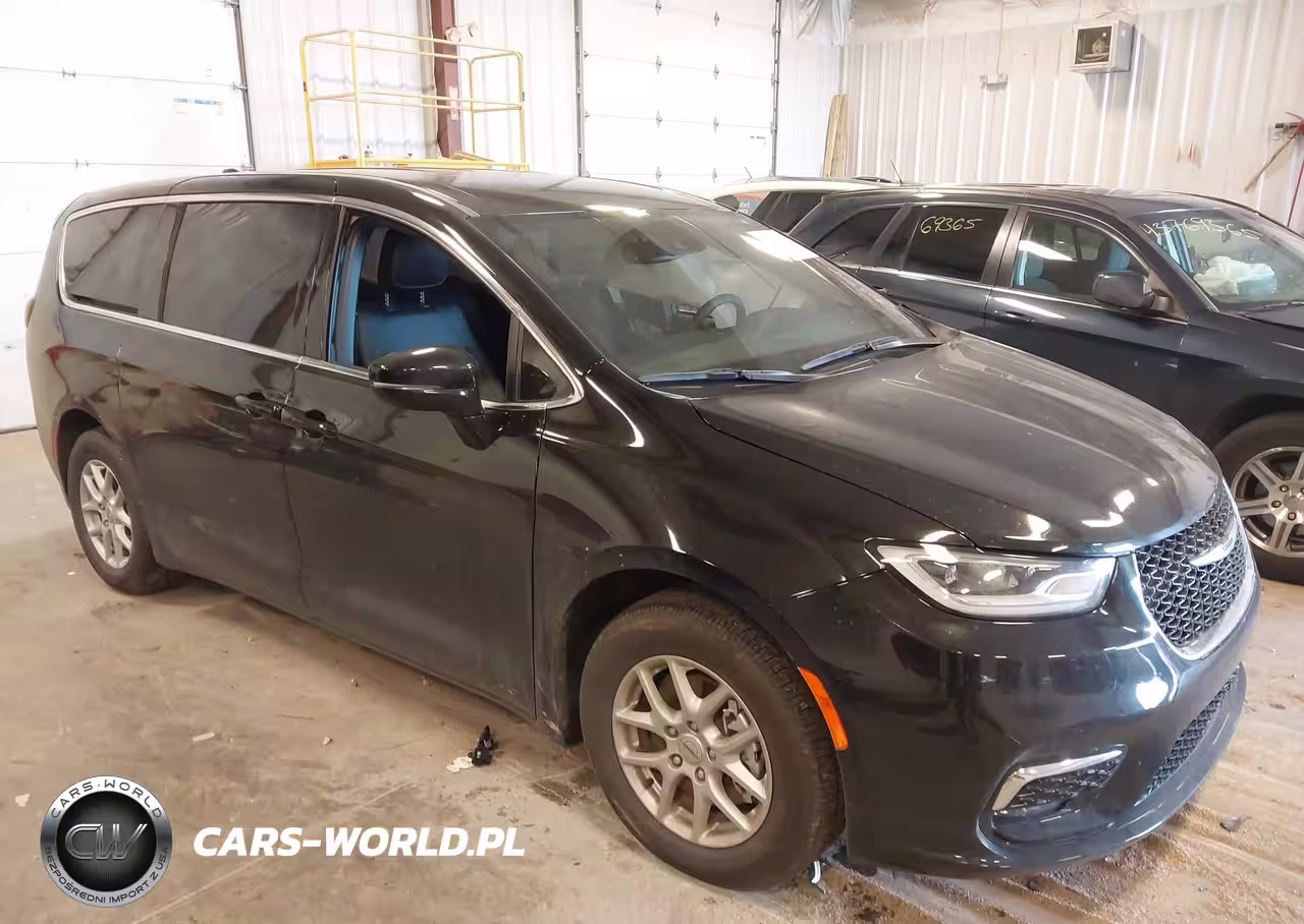 2025 Chrysler Pacifica Select