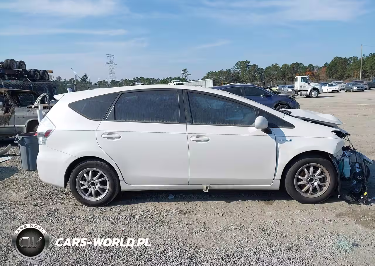 2013 Toyota Prius V Three VIN:JTDZN3EU7D3192690 - 13