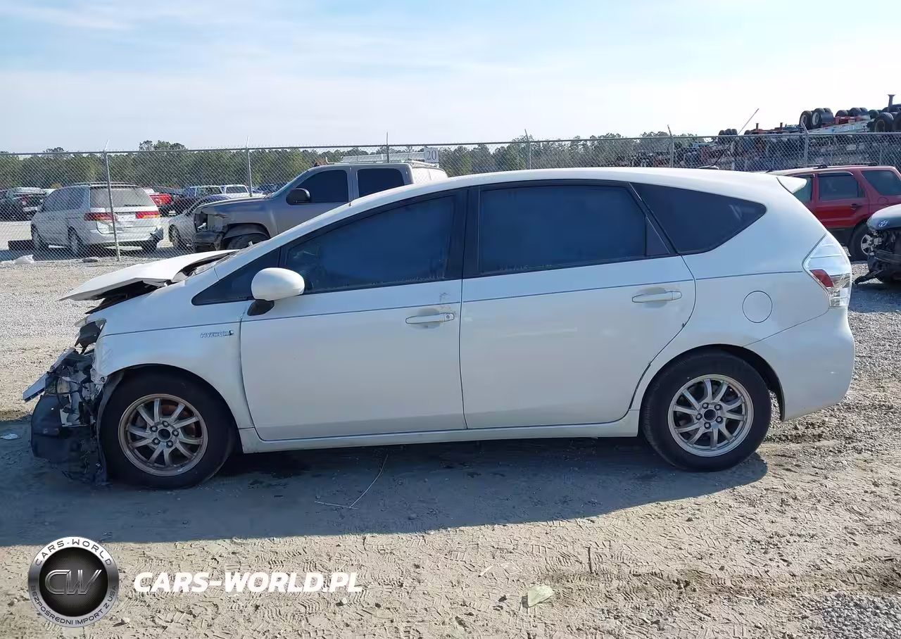 2013 Toyota Prius V Three VIN:JTDZN3EU7D3192690 - 14